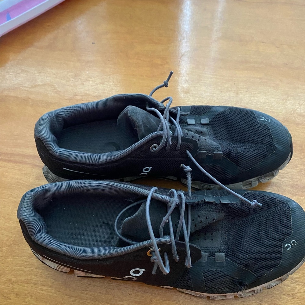 On Running Black and Gray Athletic Shoes